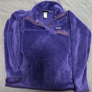 Purple Patagonia Size Medium Pull over fleece sweatshirt